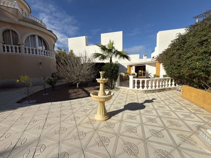 Image No.7-3 Bed Villa for sale