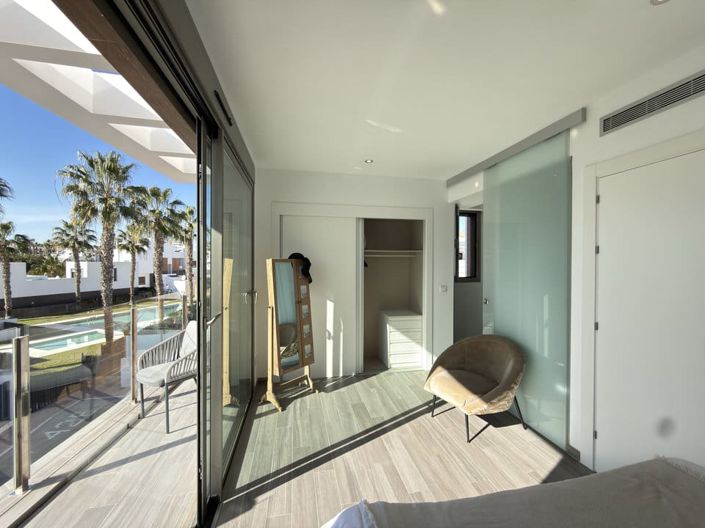 Image No.27-4 Bed Villa for sale