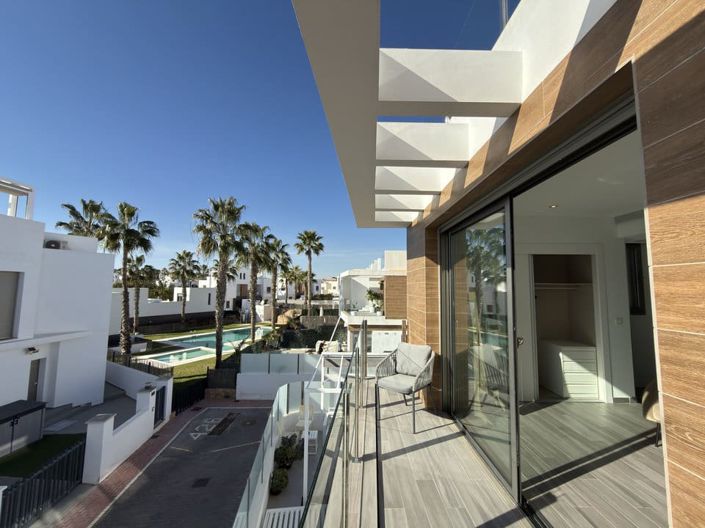 Image No.30-4 Bed Villa for sale