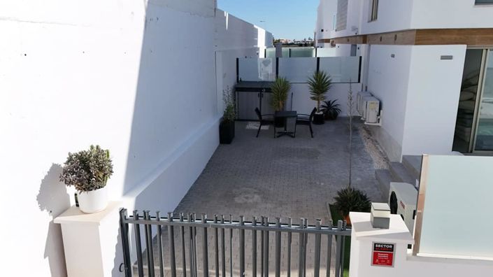 Image No.4-4 Bed Villa for sale