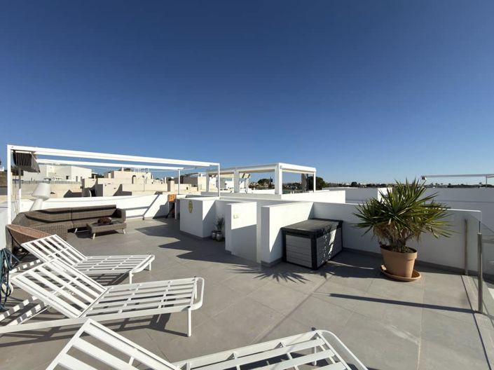 Image No.9-4 Bed Villa for sale