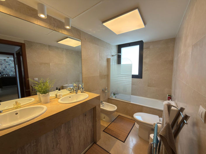 Image No.20-2 Bed Apartment for sale