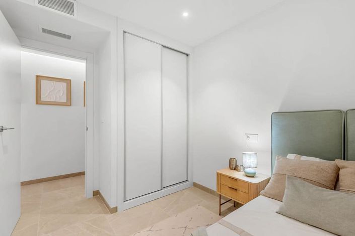 Image No.12-3 Bed Apartment for sale