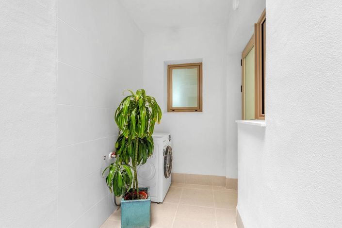 Image No.24-3 Bed Apartment for sale