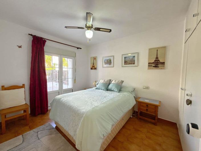 Image No.12-3 Bed Townhouse for sale