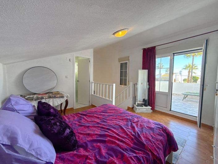 Image No.18-3 Bed Townhouse for sale