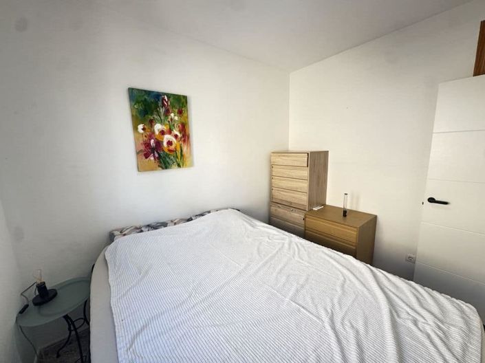 Image No.12-2 Bed Townhouse for sale