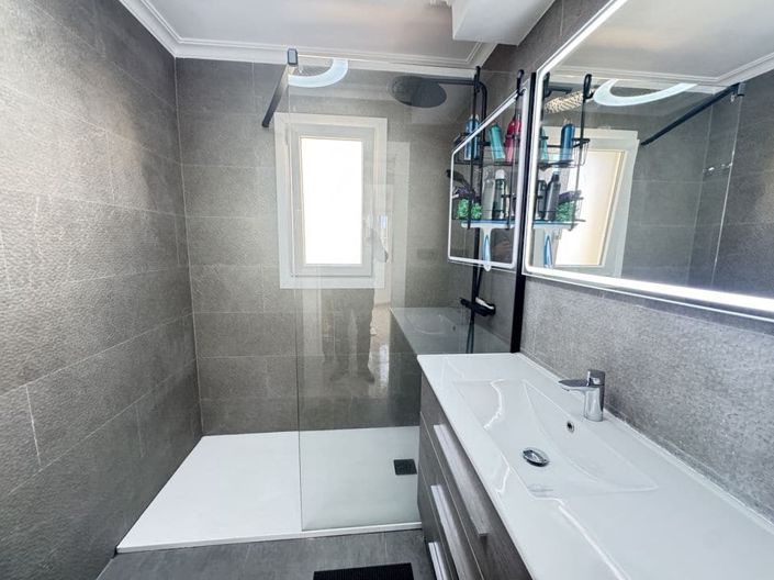 Image No.14-2 Bed Townhouse for sale