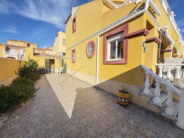 Image No.25-2 Bed Townhouse for sale