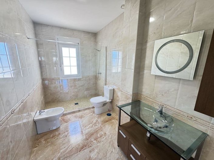 Image No.13-4 Bed Villa for sale