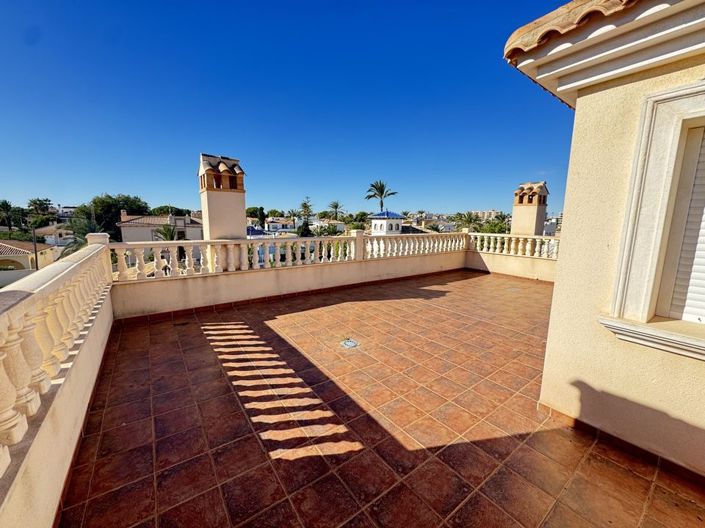Image No.15-4 Bed Villa for sale