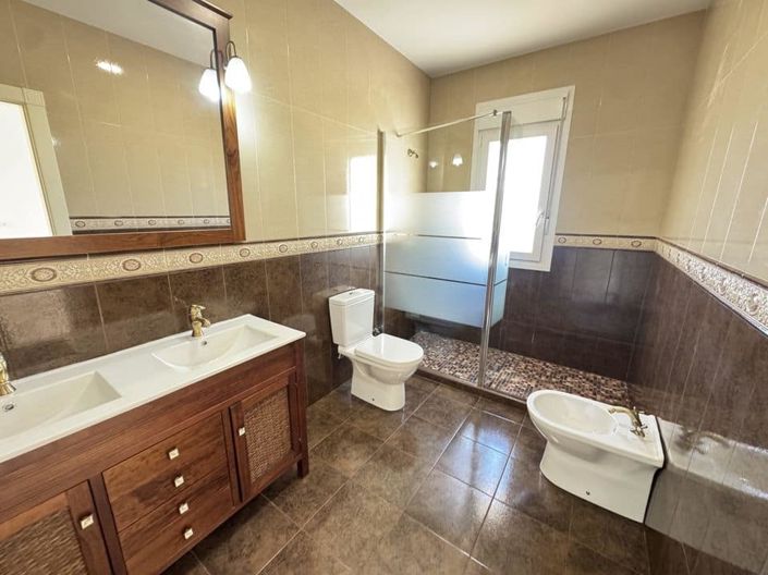 Image No.18-4 Bed Villa for sale