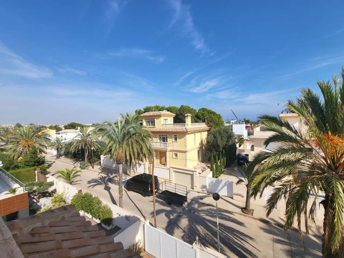 Image No.22-4 Bed Villa for sale