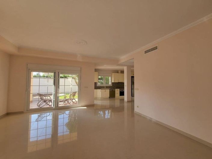 Image No.4-4 Bed Villa for sale