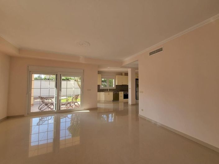 Image No.4-4 Bed Villa for sale