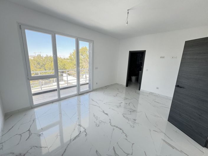 Image No.11-4 Bed Villa for sale