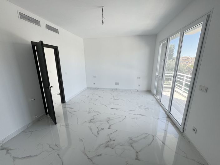 Image No.13-4 Bed Villa for sale