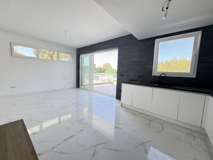 Image No.5-4 Bed Villa for sale