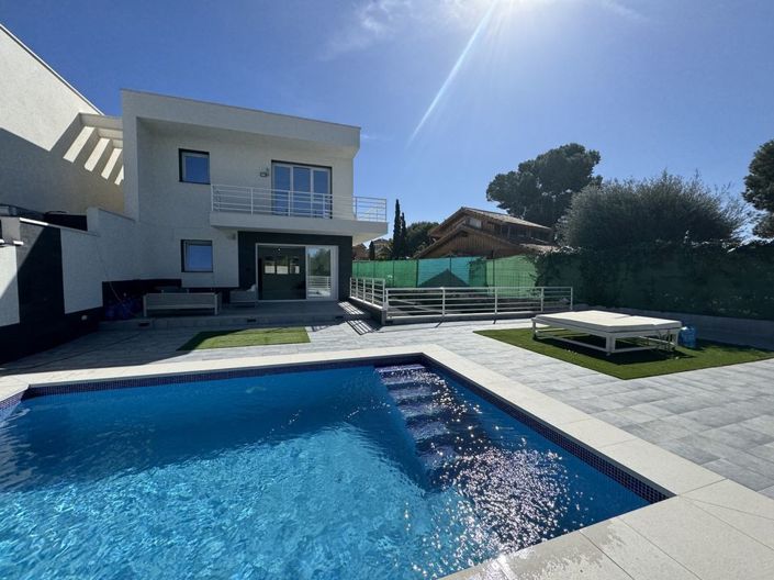 Image No.6-4 Bed Villa for sale