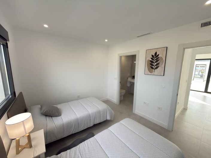 Image No.15-2 Bed Villa for sale