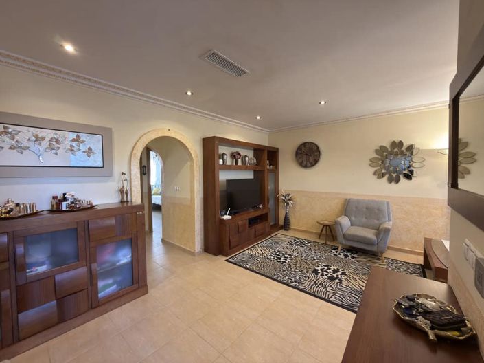 Image No.10-4 Bed Townhouse for sale