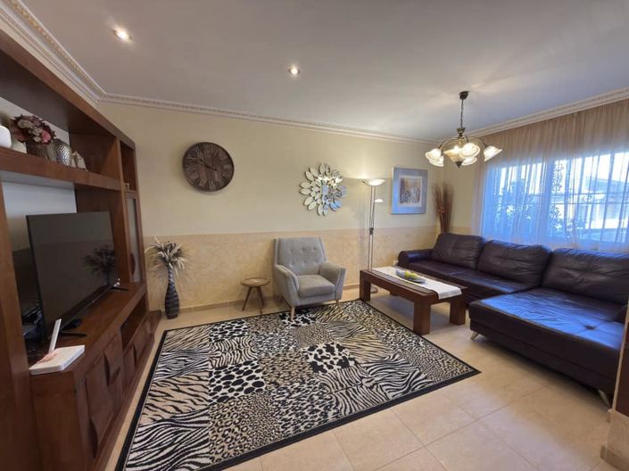 Image No.11-4 Bed Townhouse for sale