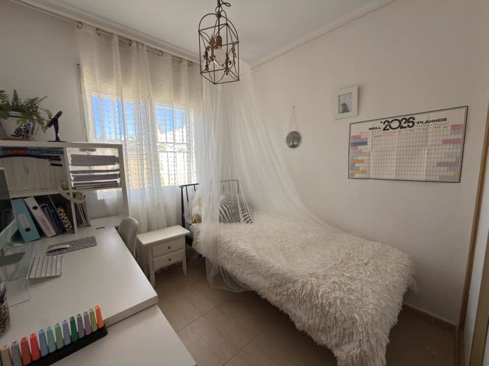 Image No.14-4 Bed Townhouse for sale