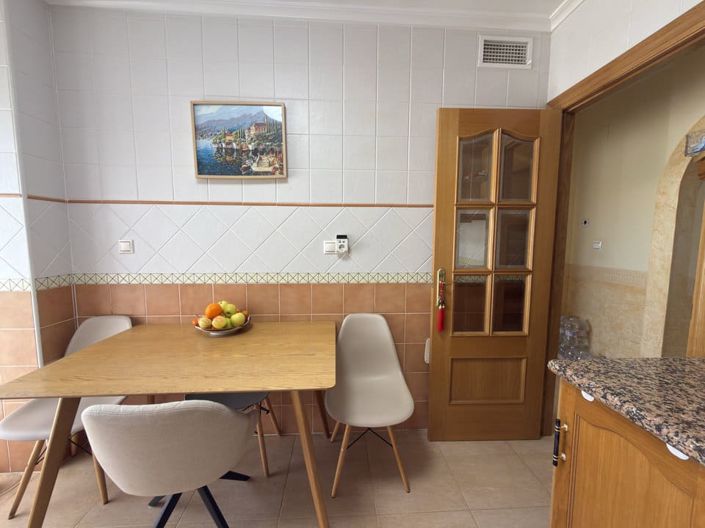 Image No.17-4 Bed Townhouse for sale