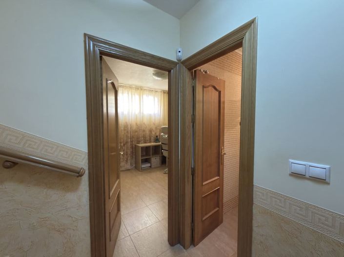 Image No.20-4 Bed Townhouse for sale