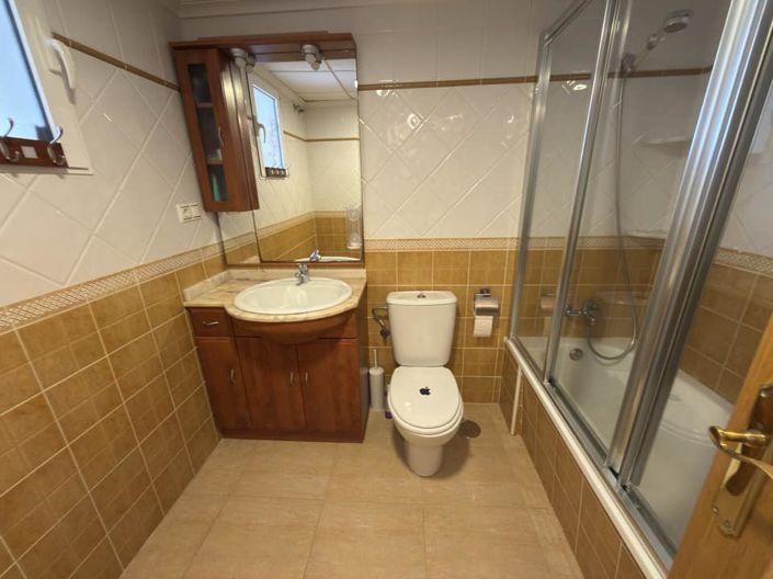 Image No.24-4 Bed Townhouse for sale