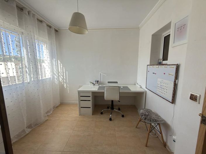 Image No.25-4 Bed Townhouse for sale