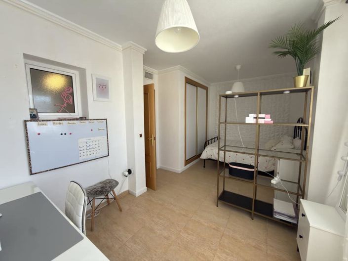 Image No.26-4 Bed Townhouse for sale