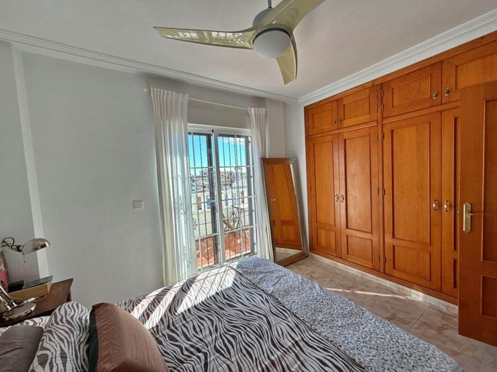 Image No.23-3 Bed Townhouse for sale