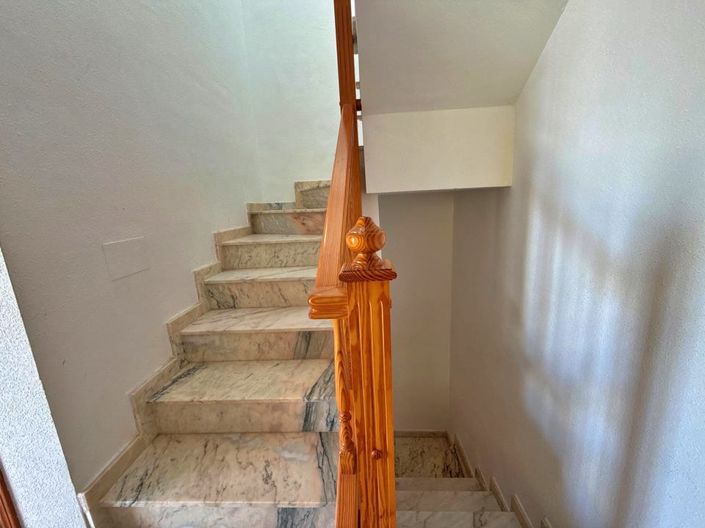 Image No.25-3 Bed Townhouse for sale