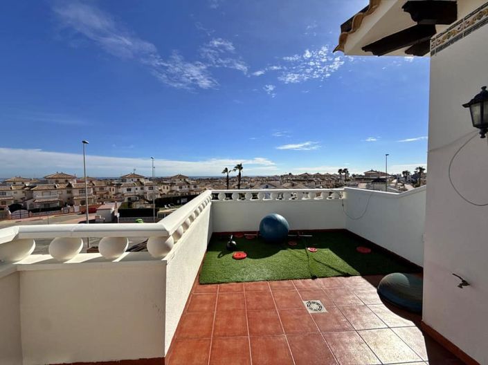 Image No.26-3 Bed Townhouse for sale