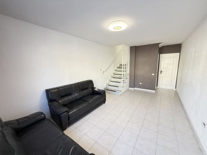 Image No.11-2 Bed Townhouse for sale