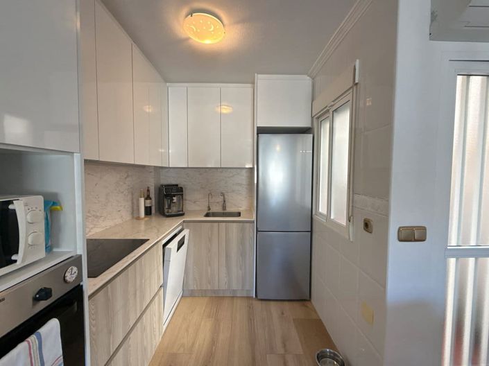 Image No.6-2 Bed Townhouse for sale