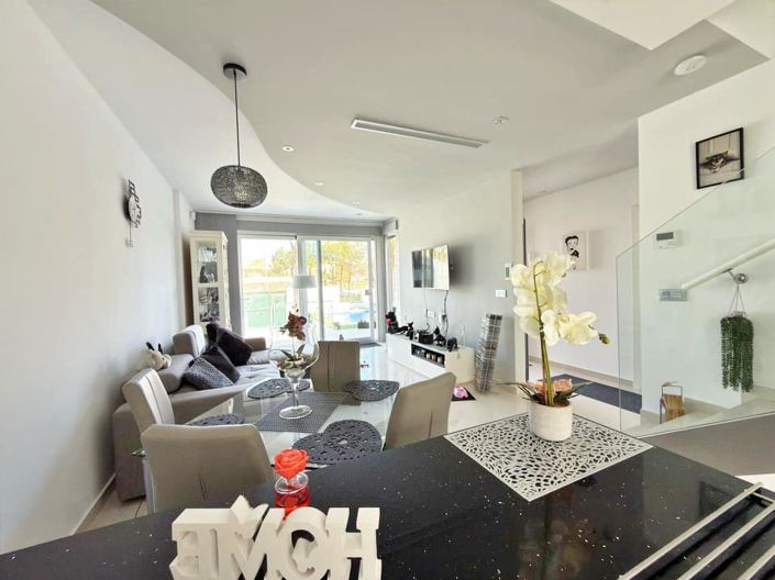 Image No.18-3 Bed Villa for sale