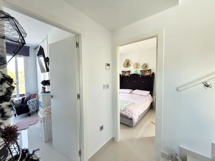 Image No.23-3 Bed Villa for sale