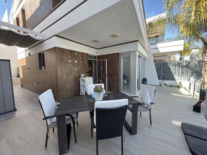 Image No.8-3 Bed Villa for sale