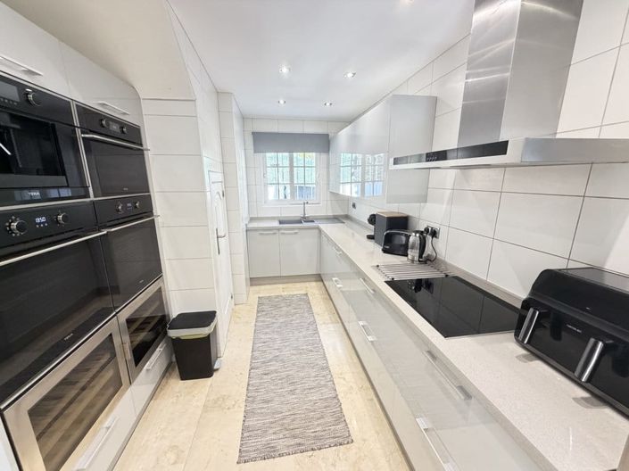 Image No.13-3 Bed Villa for sale