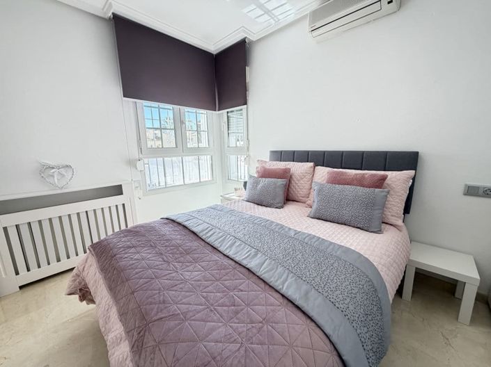 Image No.19-3 Bed Villa for sale