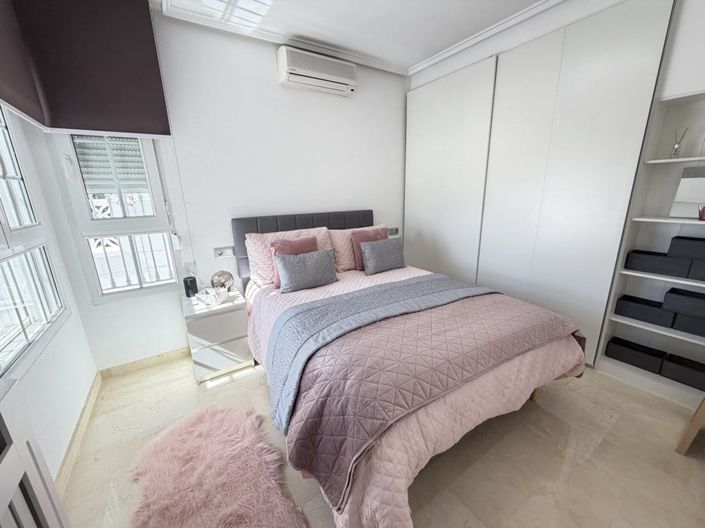 Image No.20-3 Bed Villa for sale