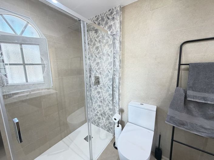 Image No.29-3 Bed Villa for sale