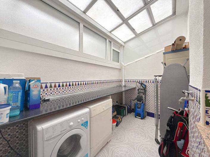 Image No.12-2 Bed Townhouse for sale