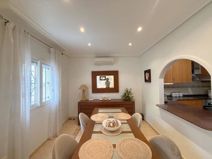 Image No.8-2 Bed Townhouse for sale