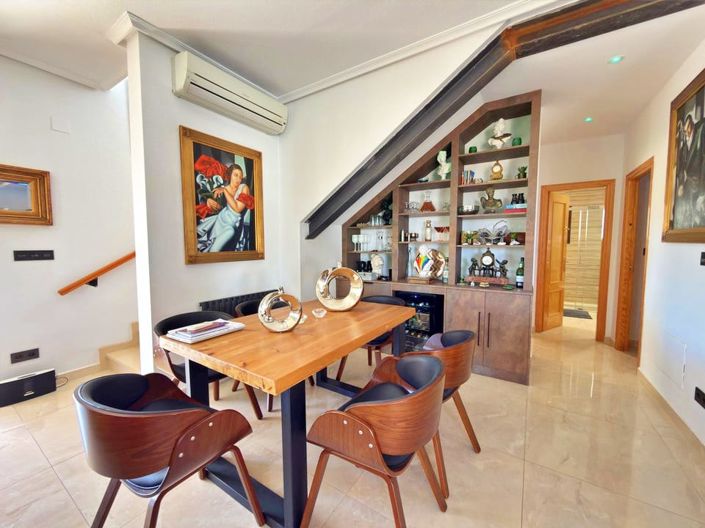 Image No.18-4 Bed Villa for sale