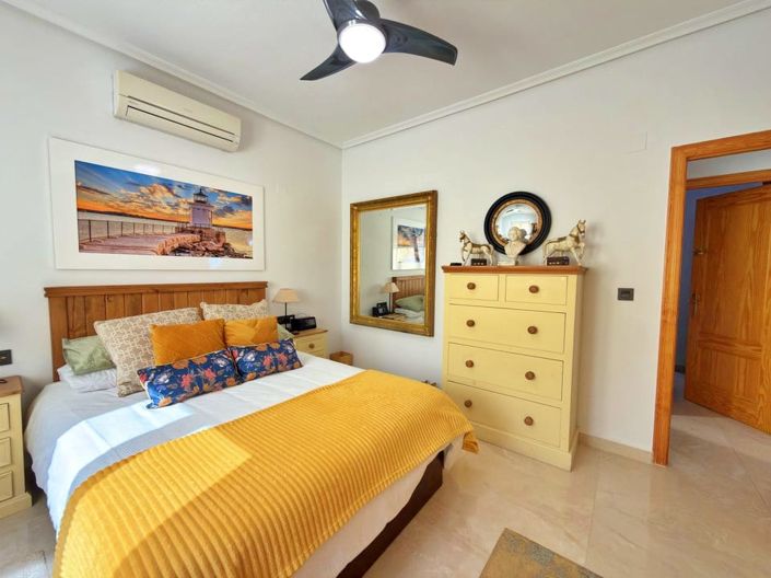 Image No.25-4 Bed Villa for sale