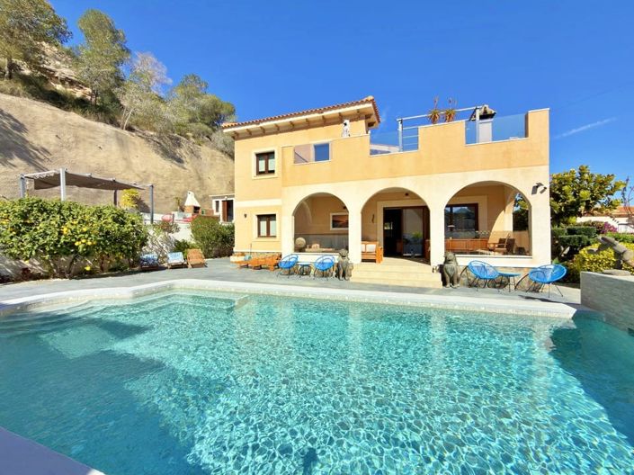 Image No.4-4 Bed Villa for sale