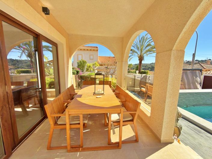 Image No.9-4 Bed Villa for sale